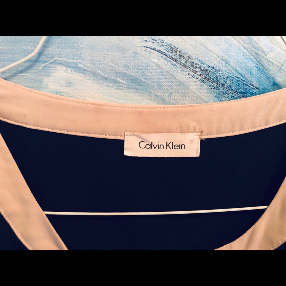 Calvin Klein XL black top with grayish trim band